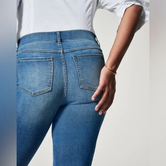 NWT SPANX Straight Leg Jeans Vintage Indigo size XLsize 14/16 20356R Jeans